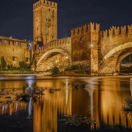 アパート Fortuna Oro Luxury ヴェローナ